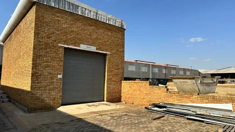 Trident Steel, 42 Woldebeest Avenue, Roodekop has a 3000m² Yard Available To let (4)